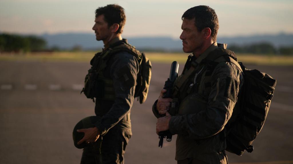 Michiel Huisman y Luke Evans en 'Echo 3'.