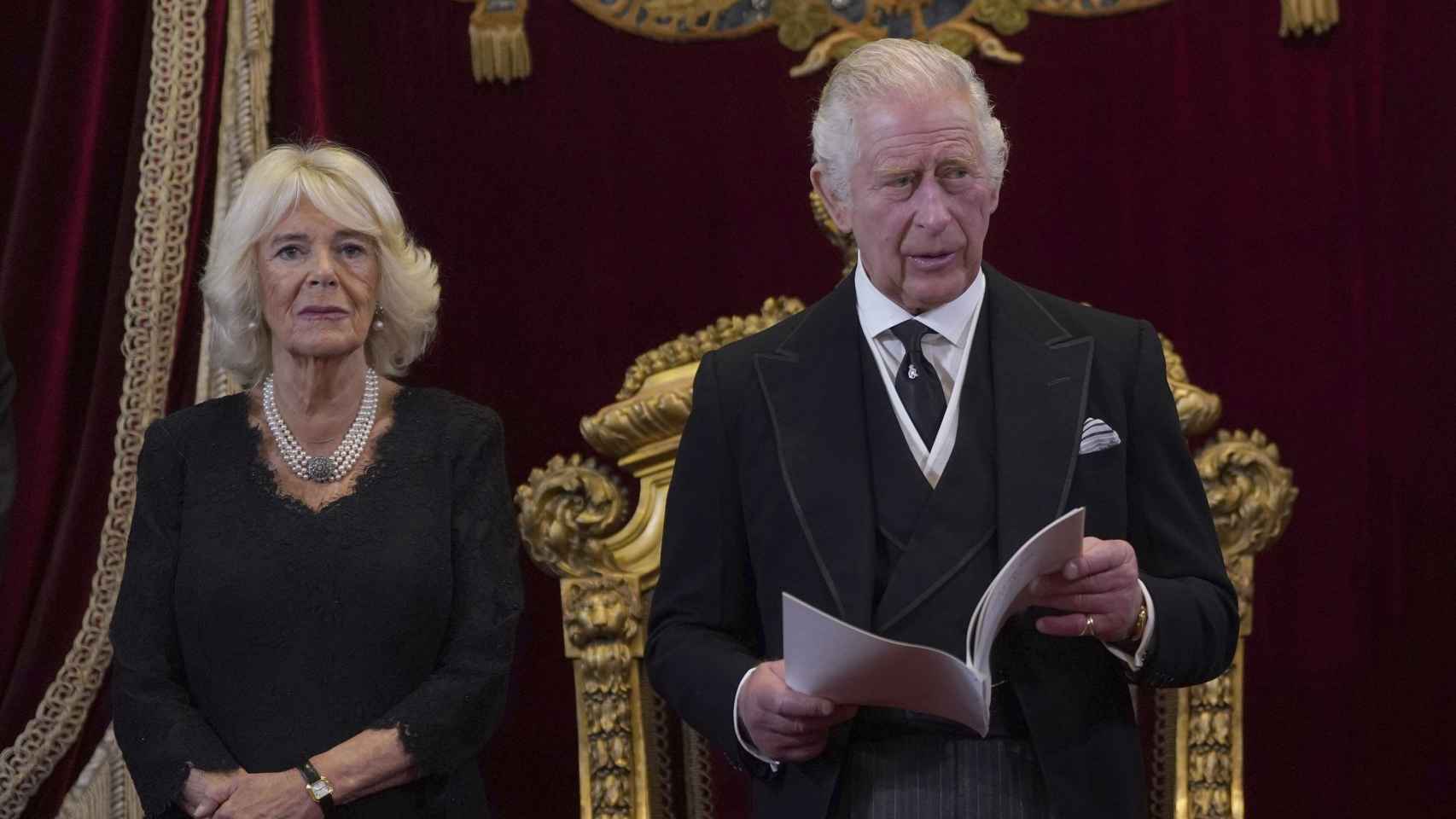 El rey Carlos III y la reina Camilla presidirán la cena de Estado en Buckingham.