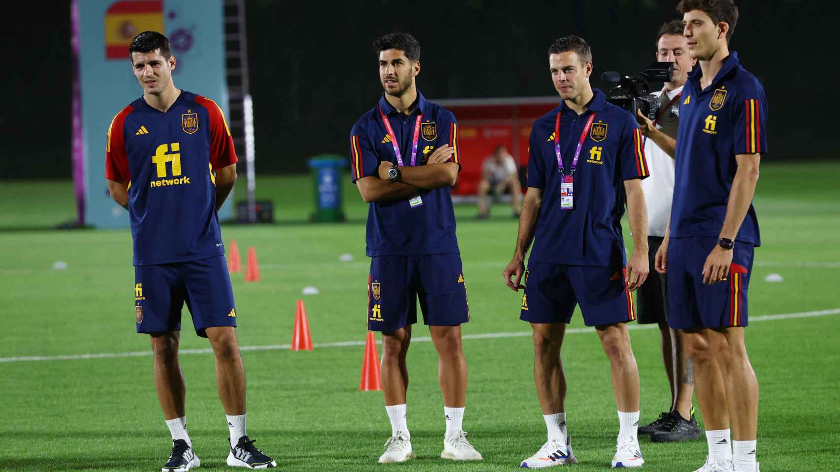 Álvaro Morata, Marco Asensio, César Azpilicueta y Pau  Torres en un acto con la Selección en Qatar