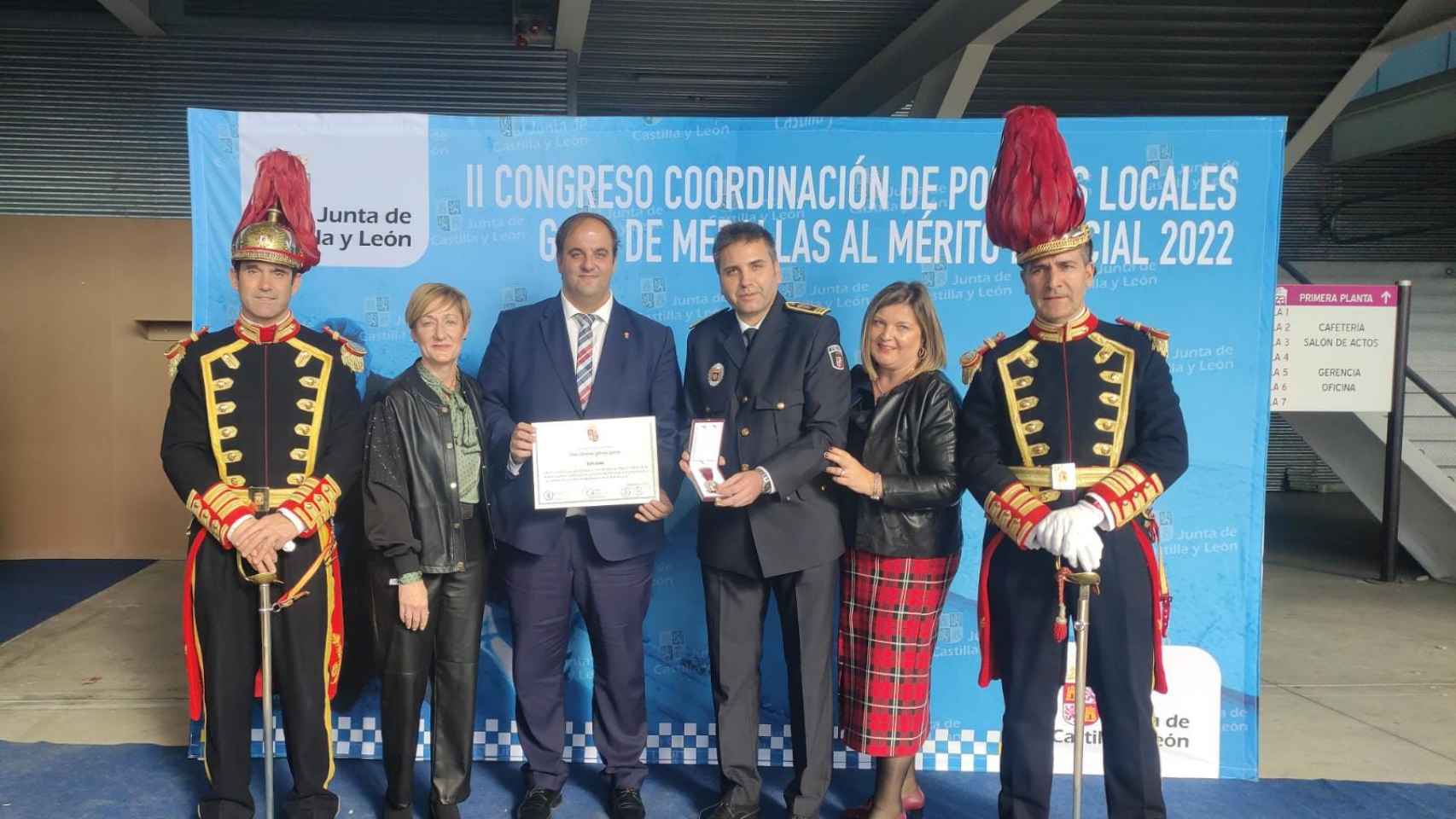 Clemente Iglesias recibe la Medalla de Plata al érito de la Policía Local