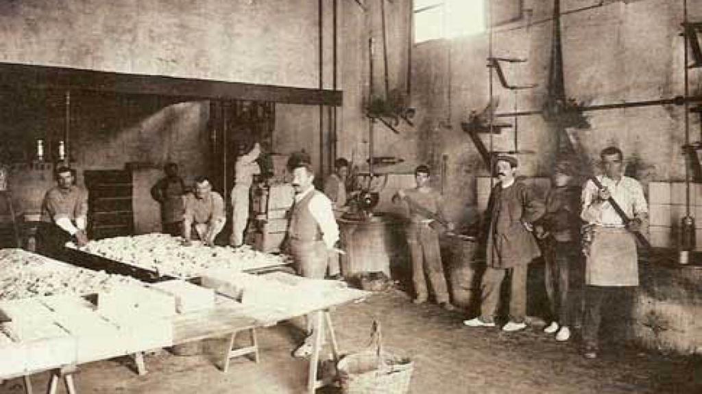 Una fábrica de Turrrón de Jijona, en imagen de archivo.