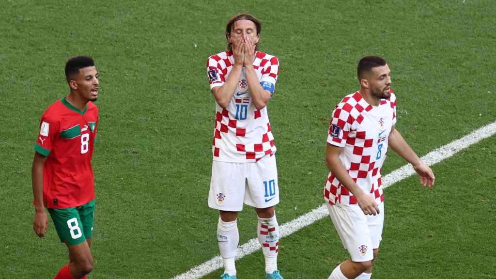 Modric se lamenta durante el Marruecos - Croacia