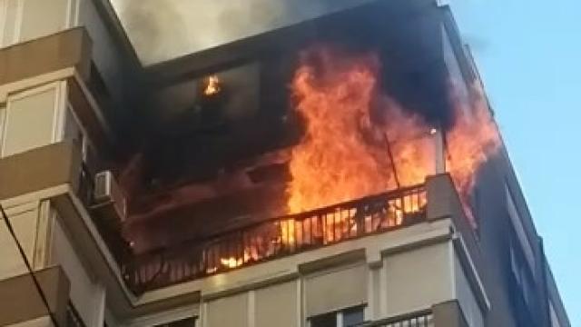 Vídeo | Incendio en un bloque de viviendas en La Malagueta