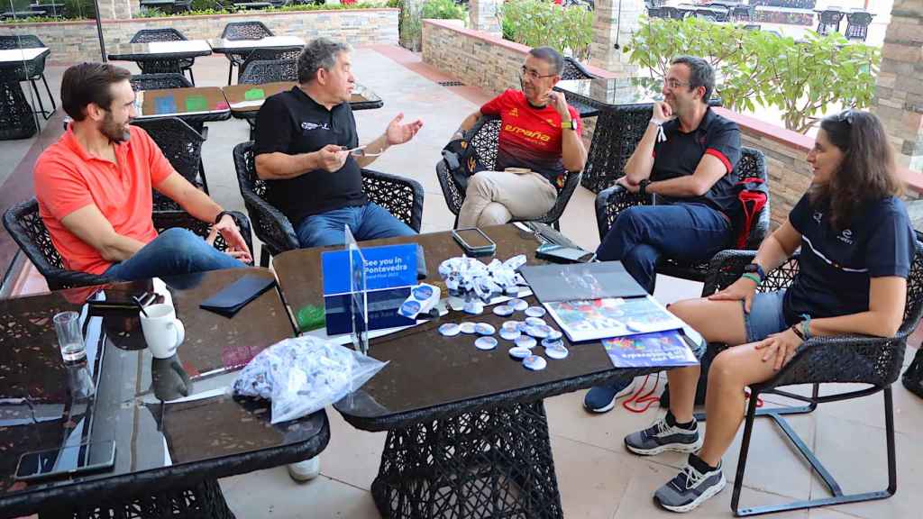 Reunión del alcalde de Pontevedra con la Fedri en Abu Dhabi.