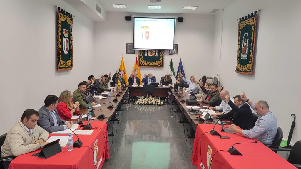 El pleno del 19 de noviembre de 2022 en el Ayuntamiento de Cártama (Málaga), donde Juan Rodríguez Gámez fue alcalde entre 2000 y 2001.