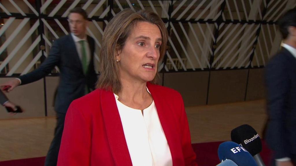 Teresa Ribera, vicepresidenta tercera, a su entrada en el Consejo de ministros de Energía, en Bruselas.