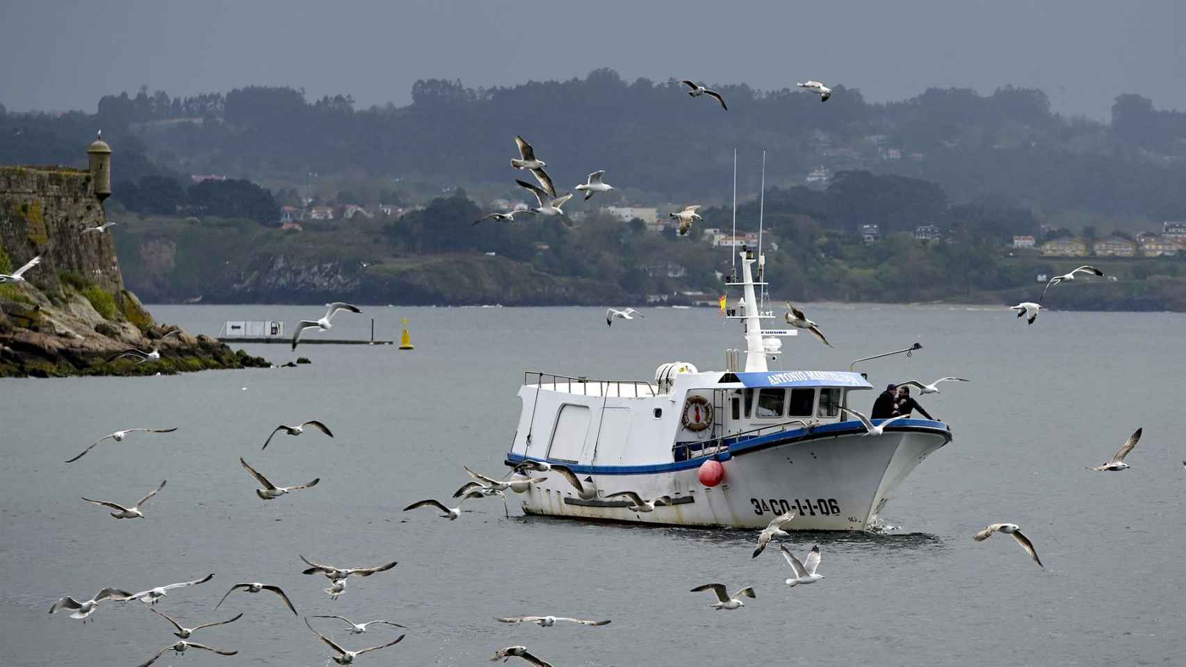 Un barco de flota artesanal.