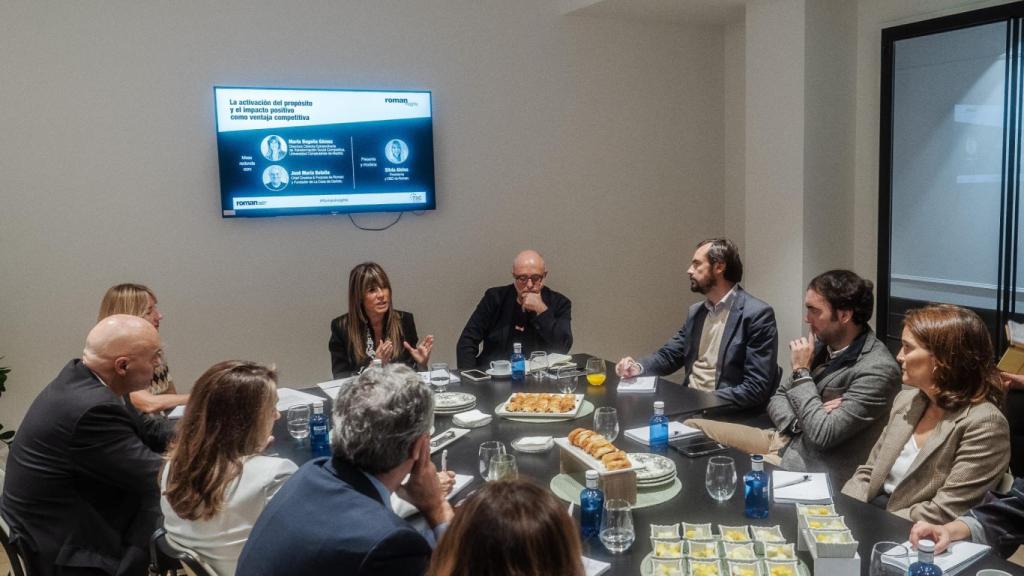 La mesa de debate organizada por la consultora Roman.