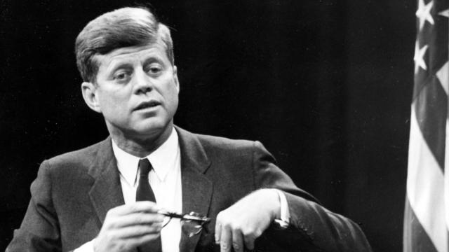 John F. Kennedy durante un acto político.