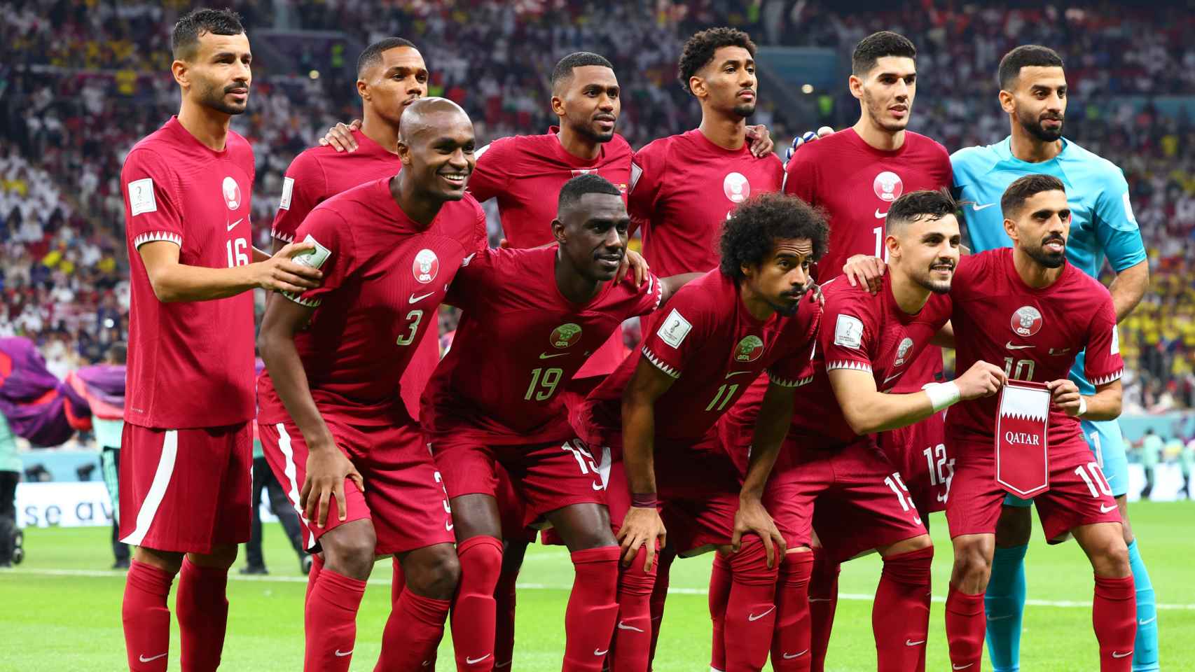 Selección titular de Qatar en su debut en el Mundial contra Ecuador