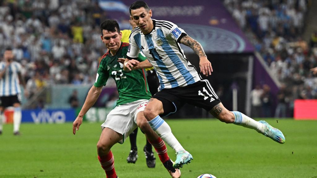 Di María se marcha de un rival.