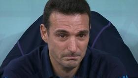 Scaloni rompe a llorar en el Argentina-México.