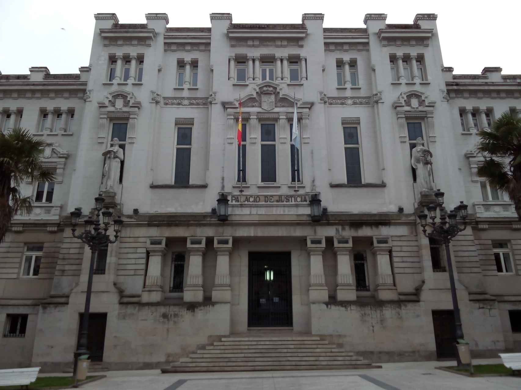Fachada de la sede del Tribunal Superior de Justicia gallego, en La Coruña.