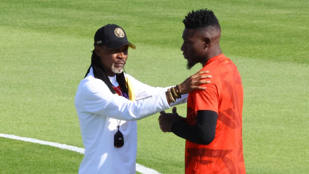 Rigobert Song y André Onana, durante un entrenamiento de Camerún