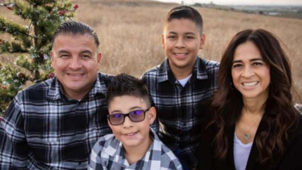 La familia Tomelloso lucha contra el cáncer de sus padres, Laura y Michael