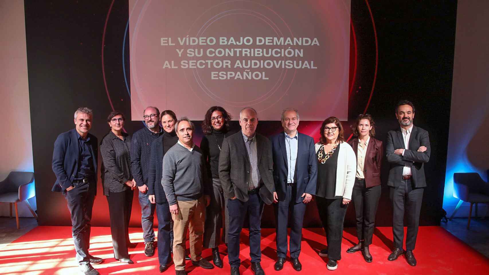 Foto de familia de todos los participantes en la jornada “La contribución de los servicios bajo demanda al sector audiovisual español”, organizada por la Asociación Española de la Economía Digital (Adigital).