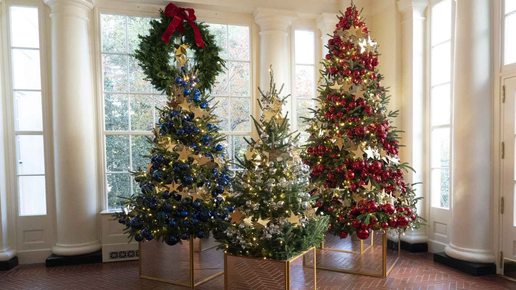 Más de 70 abetos decoran las estancias de la Casa Blanca.