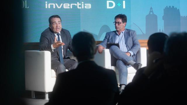 Manuel Illueca, director del Instituto Valenciano de Finanzas, y Rafa Navarro, editor de D+I.