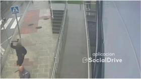 Persigue con un hacha a un vigilante de seguridad en plena Avenida de Madrid de Lugo