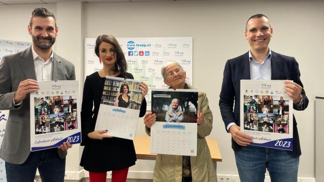 La escritora Yolanda Castaño y la actriz Benedicta Sánchez en la presentación del calendario.