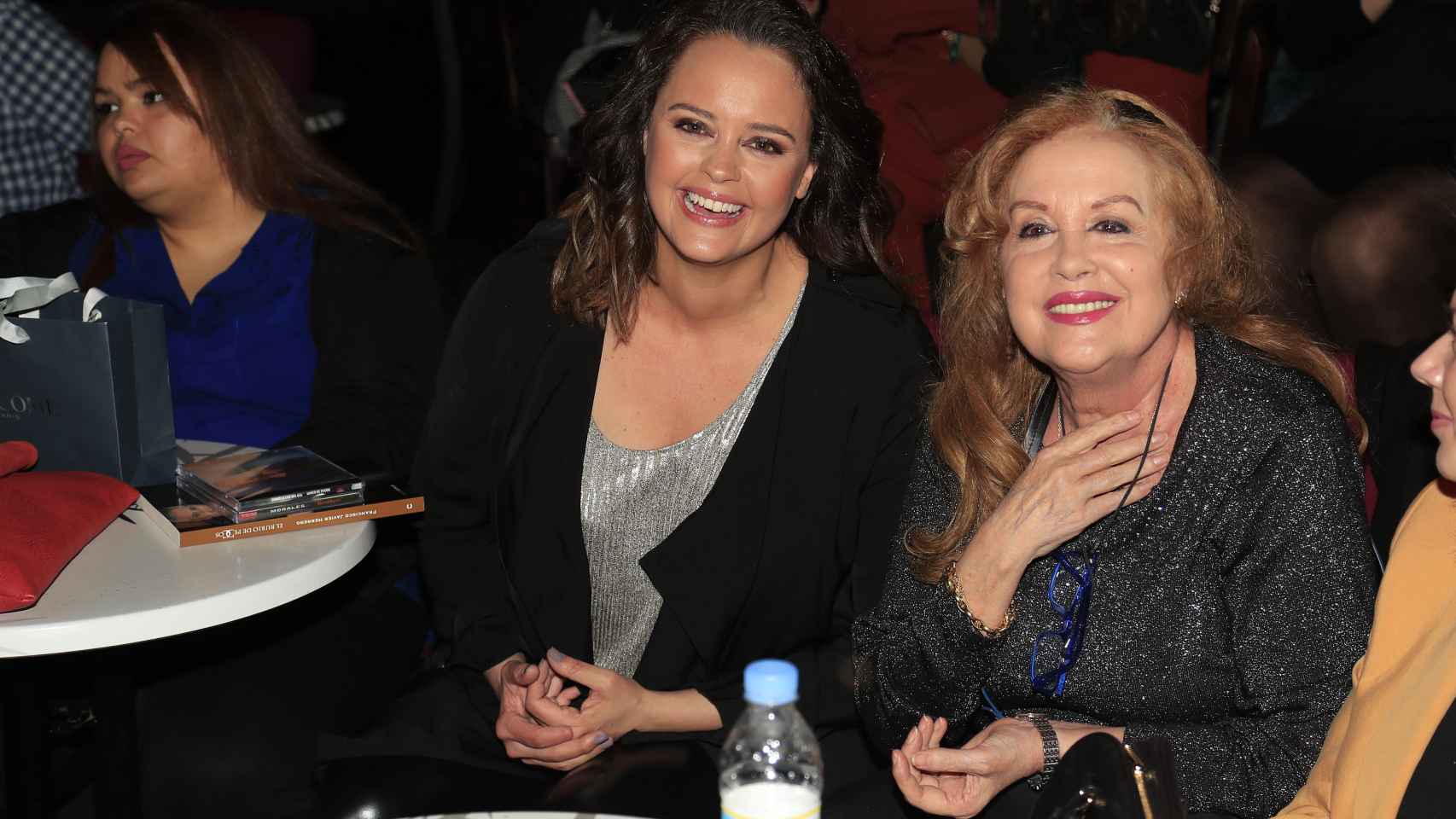 Lorente junto a su sobrina Shaila en los Premios Maximo Orgullo Hispano, en Madrid, en 2019.