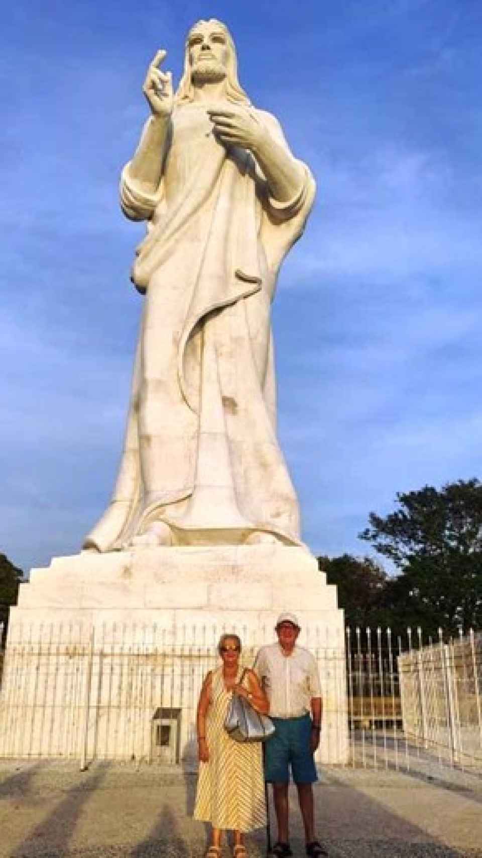 Ante el Cristo de La Habana