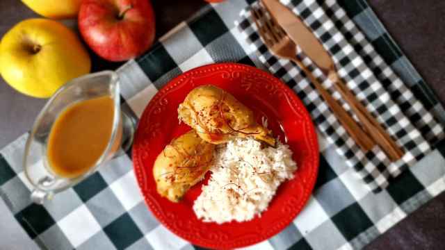 Pollo en salsa de manzana facilísimo con solo dos ingredientes