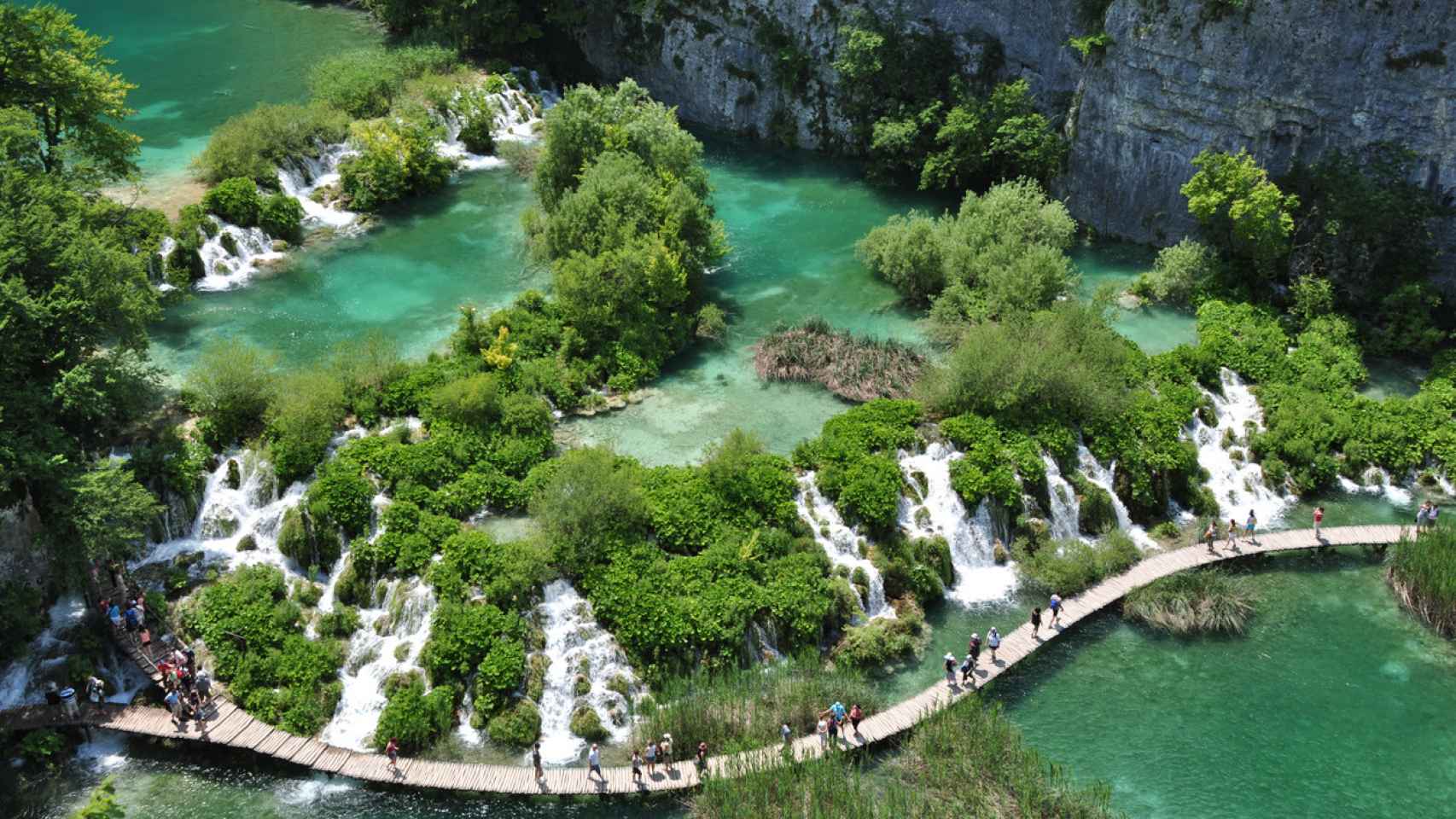 Parque nacional de Plitvice Lakes de Croacia.
