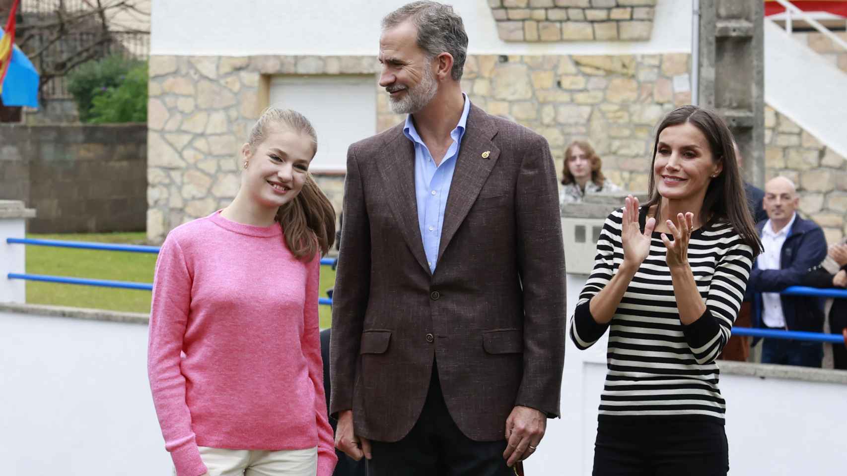 La princesa Leonor junto a sus padres, Felipe y Letizia, en el pueblo ejemplar.