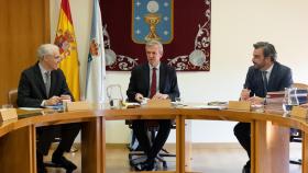 El presidente de la Xunta, Alfonso Rueda, con los vicepresidentes Francisco Conde y Diego Calvo.