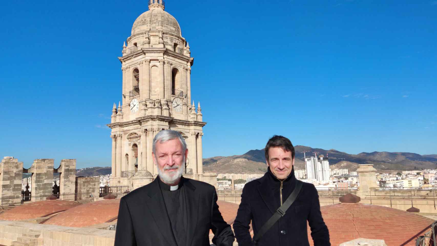 José Manuel Ferrary, deán de la Catedral de Málaga, y Juan Manuel Sánchez La Chica, arquitecto del edificio.