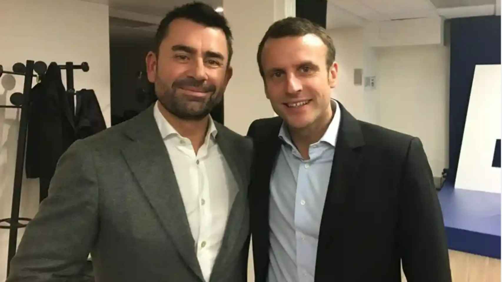 Mark MacGann, filtrador de los 'Uber files' junto al presidente francés Emmanuel Macron.