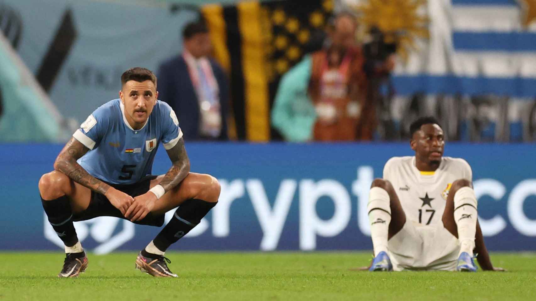Matías Vecino se lamenta por la eliminación de Uruguay ante Ghana.