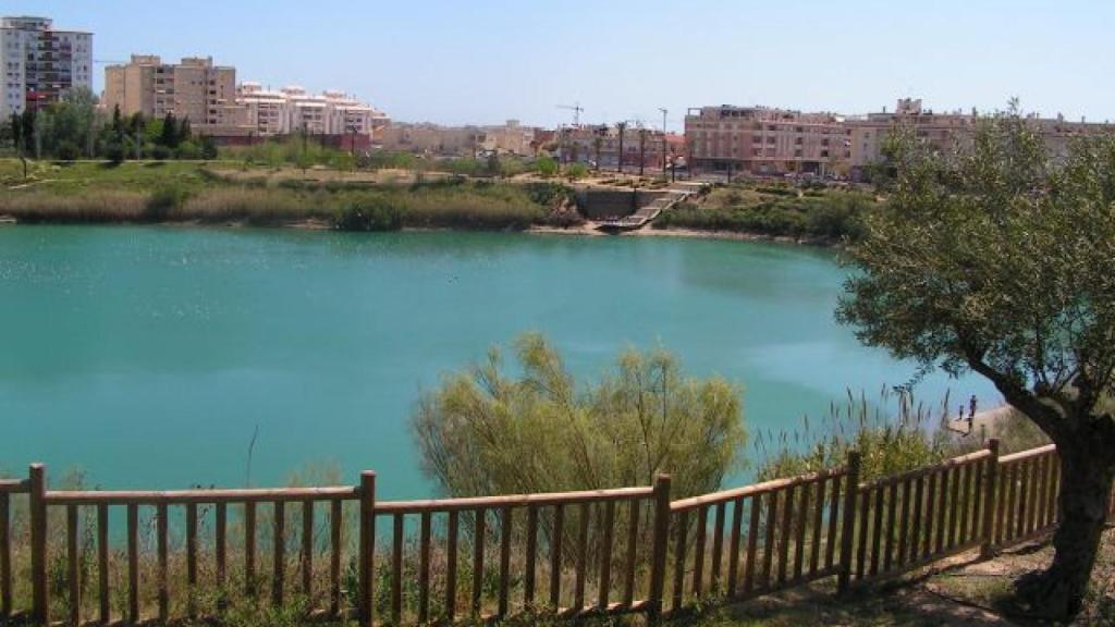 Laguna de la Barrera está llena de patos y tortugas.