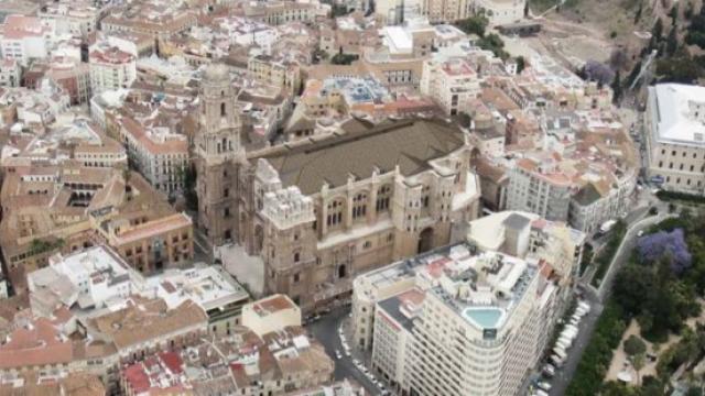 Infografía de la Catedral de Málaga con el tejado a dos aguas.