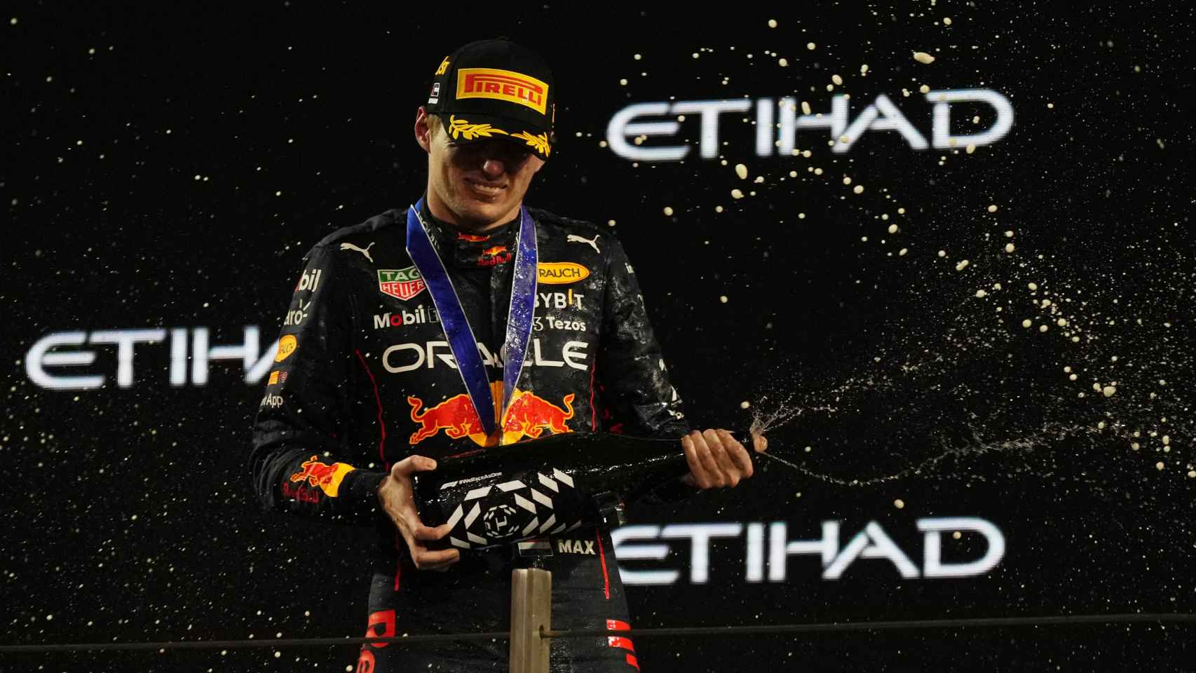 Verstappen celebrando su victoria en el Mundial de F1.