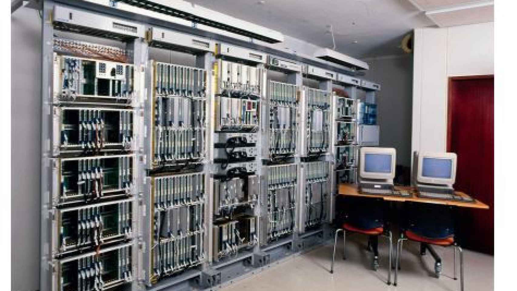 Área de pruebas de una central de conmutación del sistema AXE en 1982.