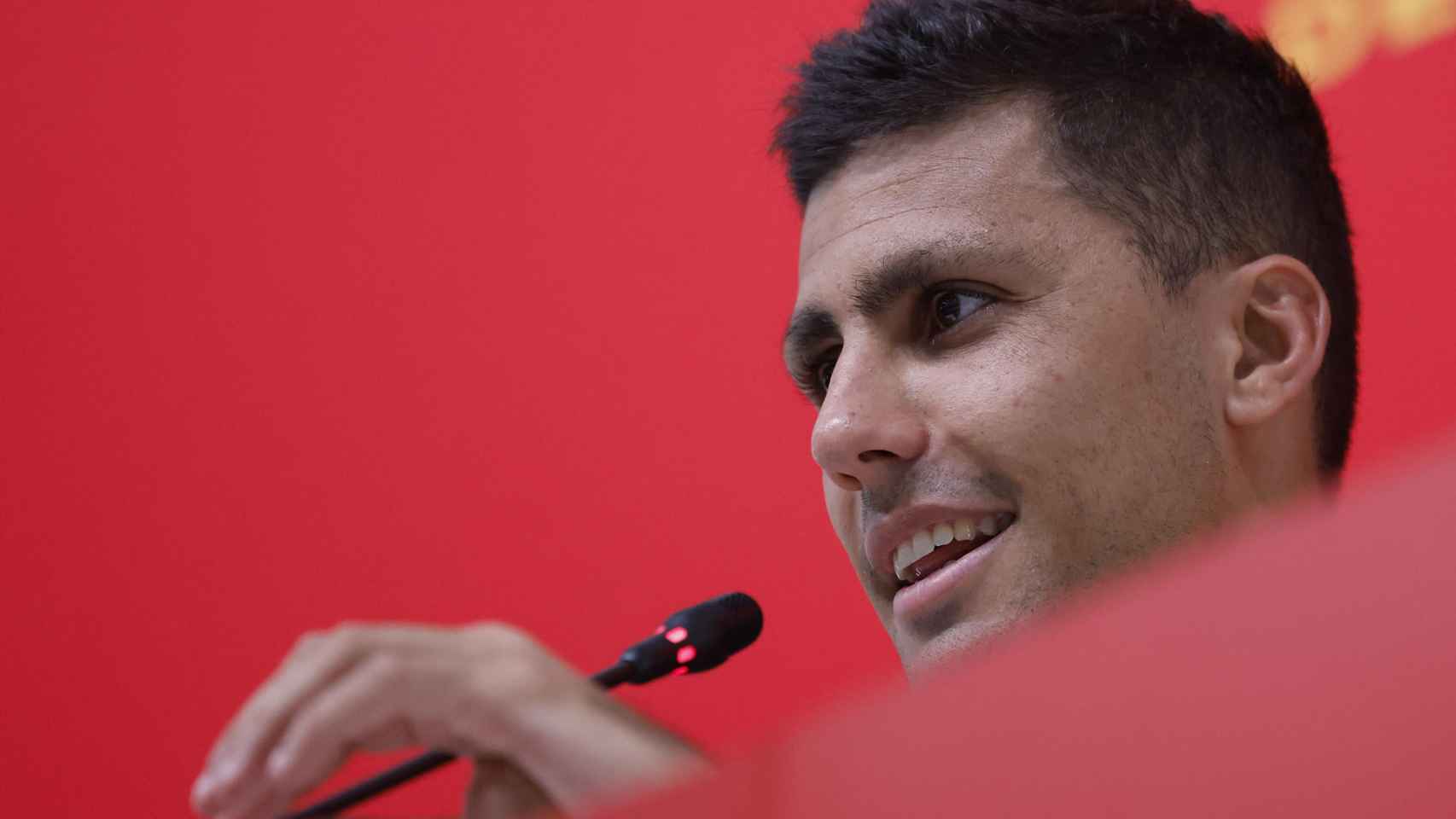 Rodri Hernández, en rueda de prensa con la selección española durante el Mundial de Qatar 2022