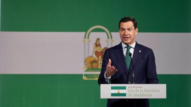 El presidente de la Junta, Juanma Moreno, en su discurso del Día de la Bandera.