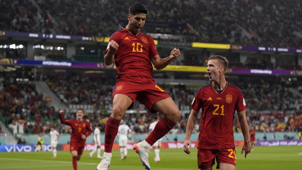 Marcos Asensio celebra uno de los goles contra Costa Rica.