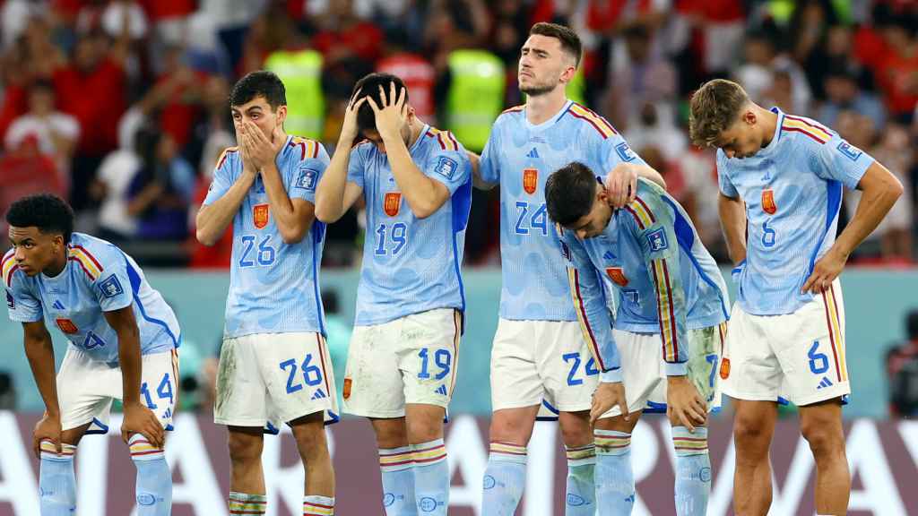 La selección española se lamenta tras caer eliminada del Mundial en la tanda de penaltis ante Marruecos