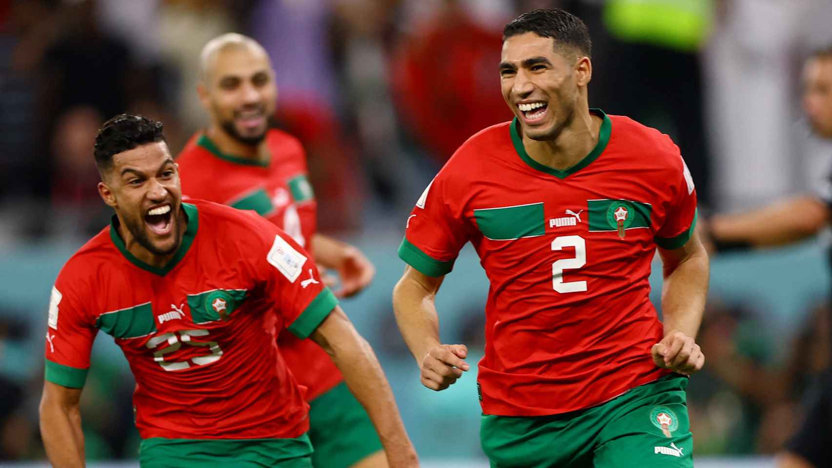 El jugador de la selección marroquí, Achraf Hakimi, celebra el pase a los cuartos de final.