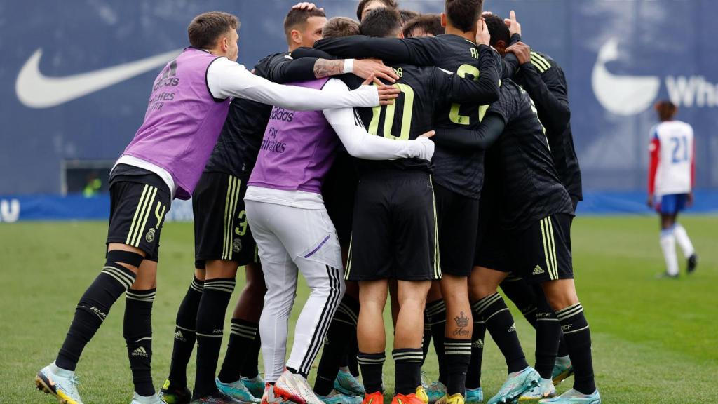 El Real Madrid Castilla celebra un gol en el Cerro del Espino ante el Rayo Majadahonda