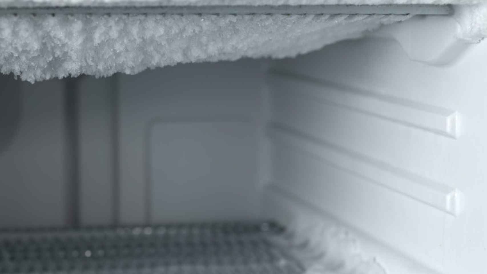 Ahorra en tu factura de la luz con estos sencillos trucos para que el congelador no consuma en exceso.