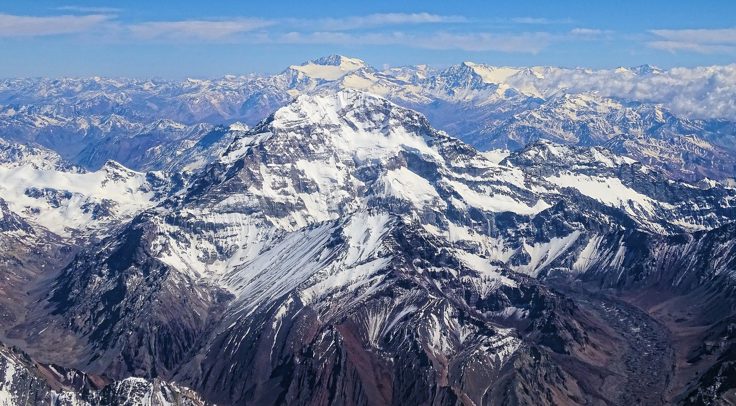 Panorámica del Aconcagua desde un avión. Foto: Wikipedia