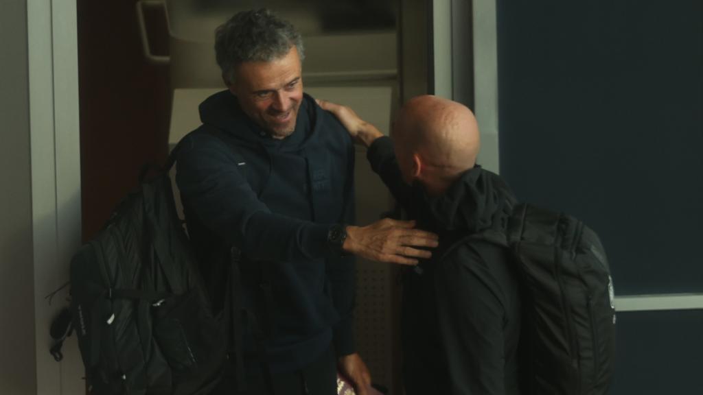 Luis Enrique y Rubiales a su llegada a Madrid tras el Mundial de Qatar