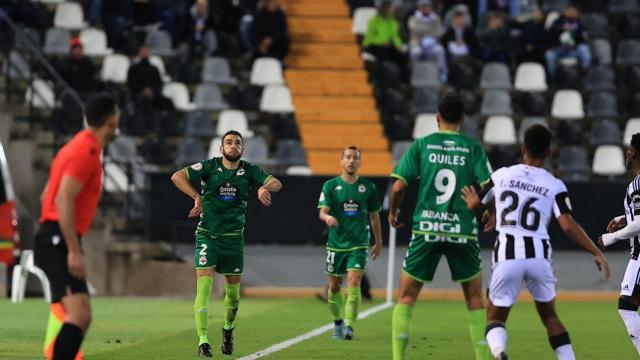 El Deportivo sufrió una dura derrota en Badajoz.