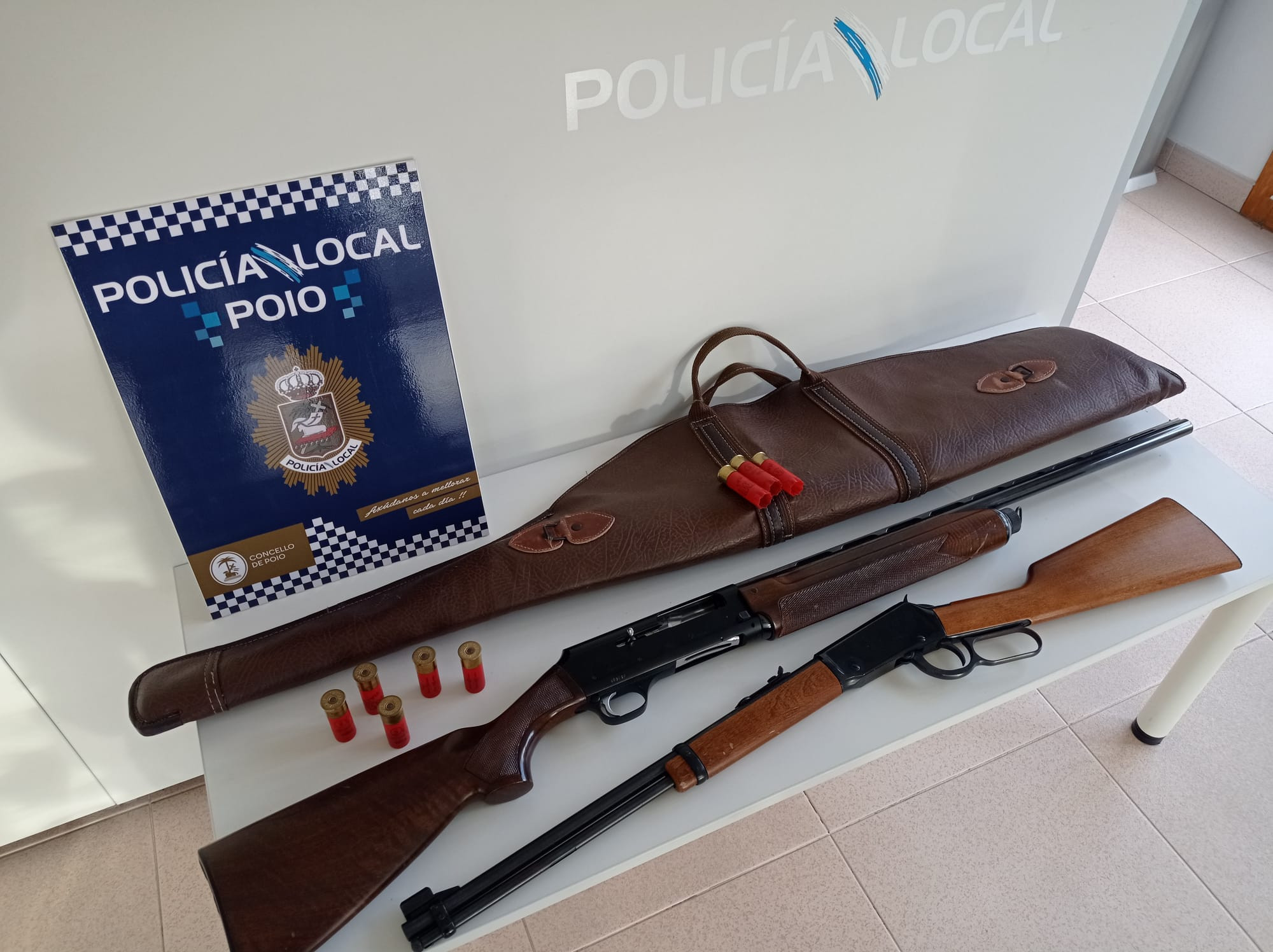 Armas intervenidas al detenido en Poio (Pontevedra). Foto: Policía Local de Poio