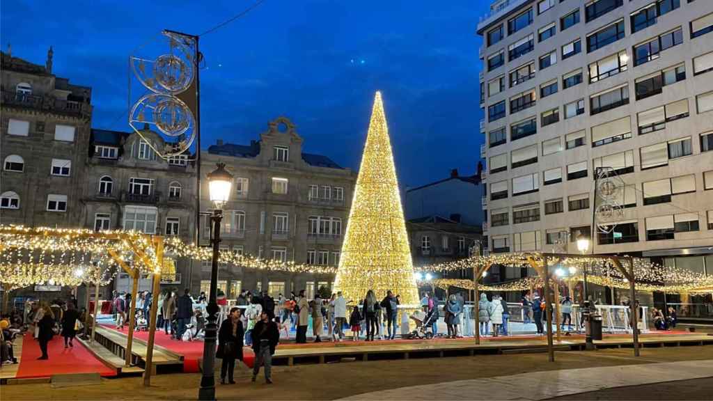 Pista de patinaje sobre hielo de la Plaza de Portugal, en Vigo.