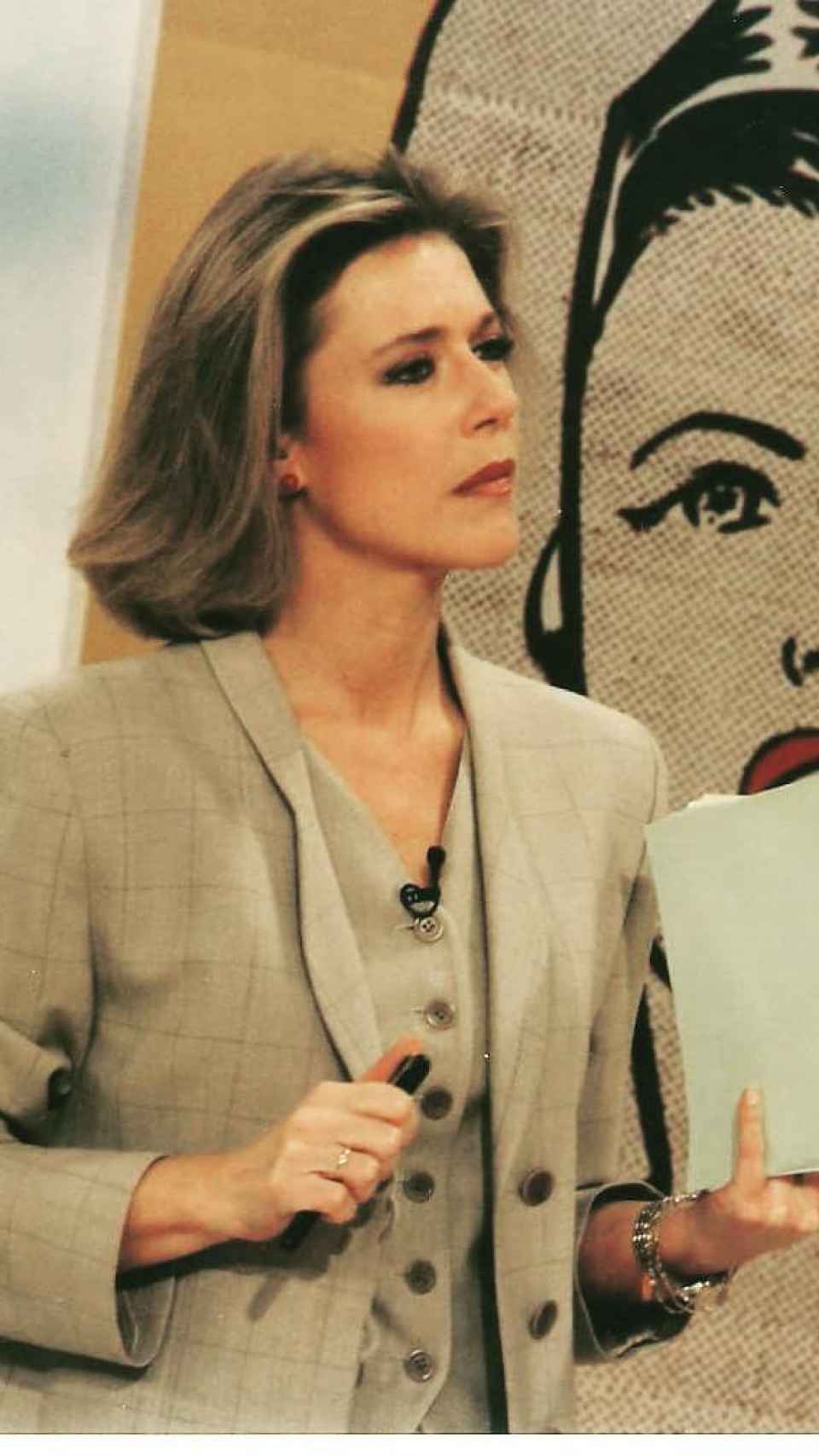 Concha Galán en una imagen de sus redes, fechada en 1997, en la presentación del espacio '¡Vaya lío!'.
